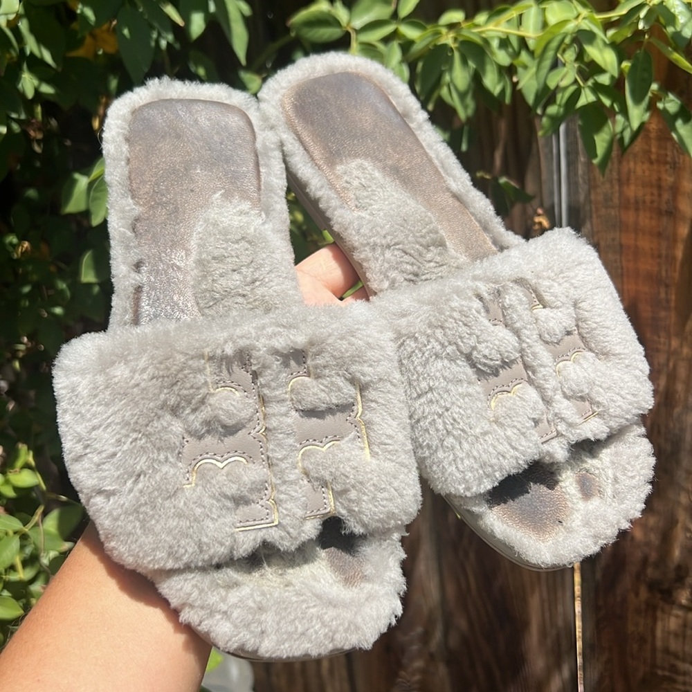 Cozy Gray Fuzzy Slide Sandals - Picture 3 of 16
